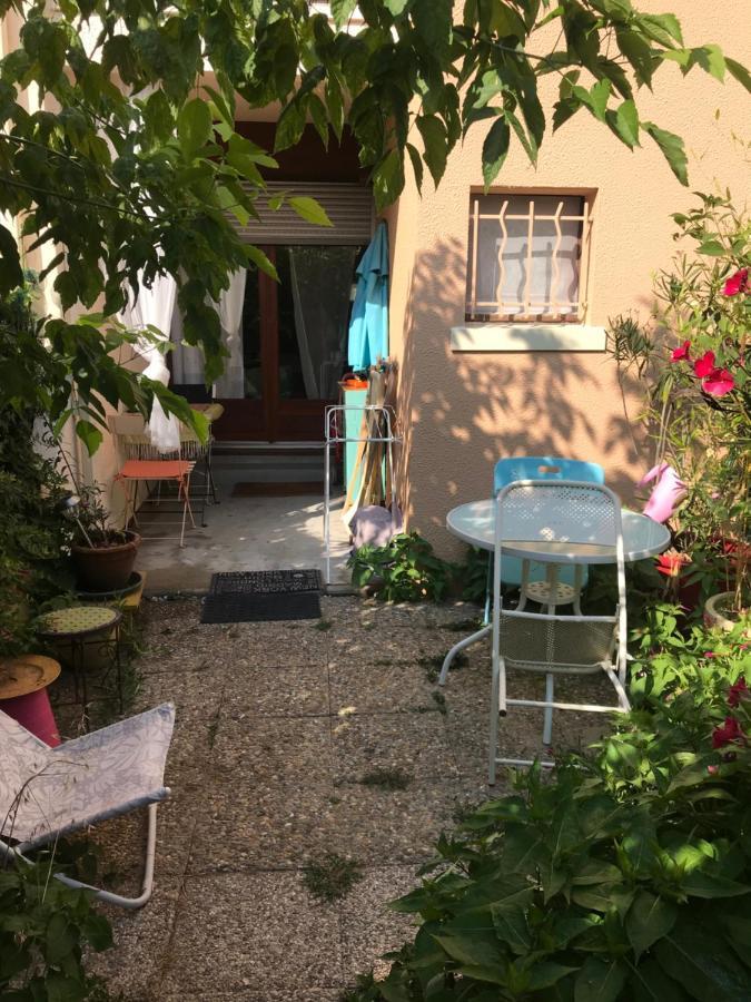 Joli Studio Avec Jardinet Avignone Esterno foto