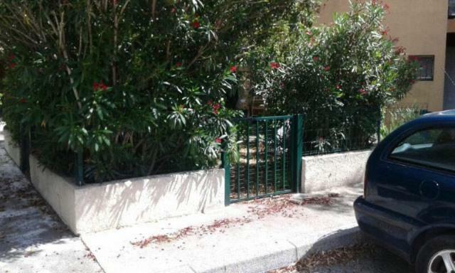 Joli Studio Avec Jardinet Avignone Esterno foto